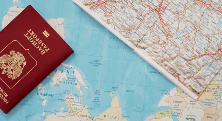 手提行李袋：你的隨行好夥伴，幽默看旅行必備